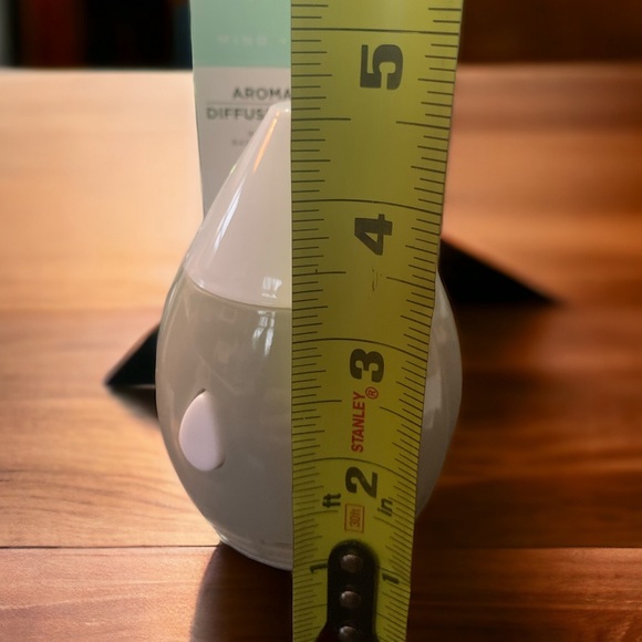 NIB Essential Oil Aroma Diffuser with 1 Aroma Oil Battery Operated - Picture 4 of 5